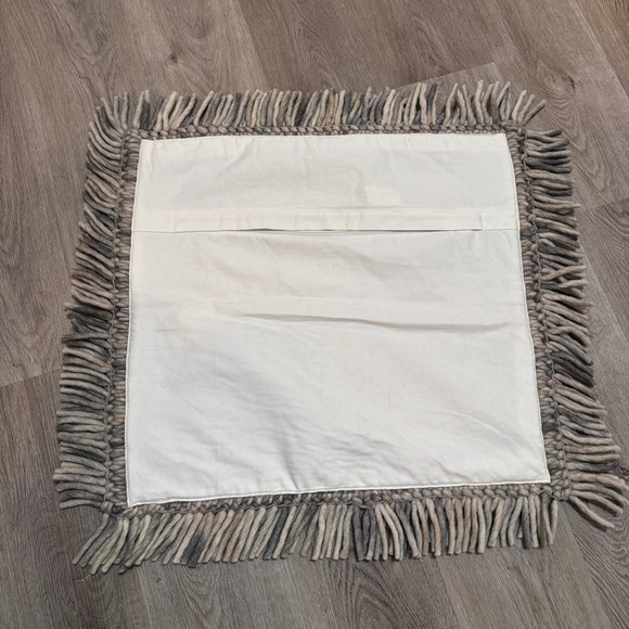 Loloi Wool Pillow Cover Woven Tassel 22” x 22” Square - Picture 2 of 5